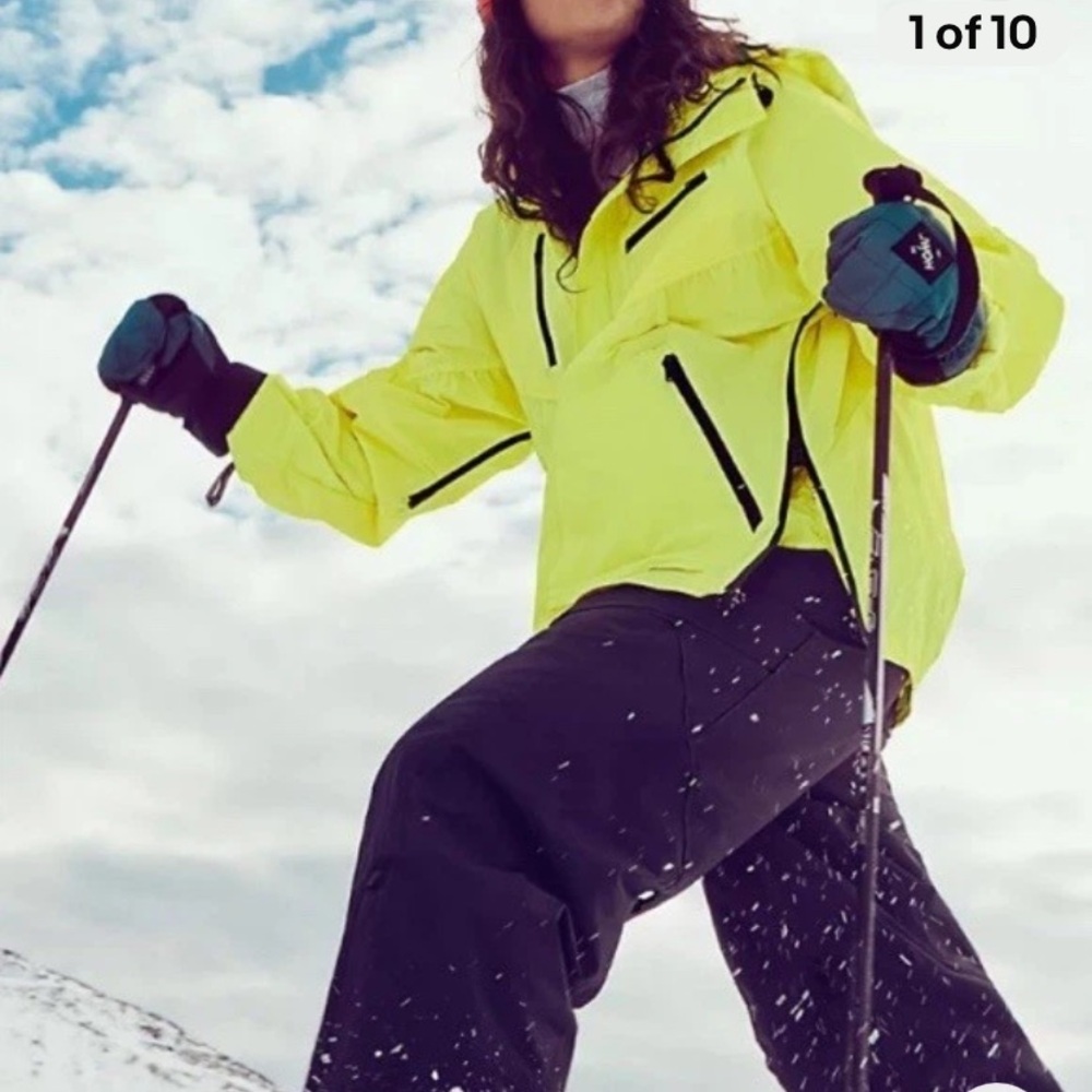 Free people movement NWOT peak to peak popover rain ski jacket oversized S hood